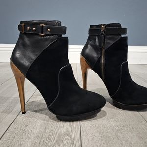 BCBGMAXAZRIA Leather Suede Gold Metal Heel Stem Stiletto Ankle Boots Black 8B